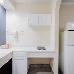 Kitchenette Suite Smoking
